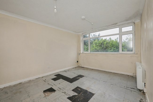 12 Halstead Close, Headcorn Drive, Canterbury, Kent, CT2 7UD 9