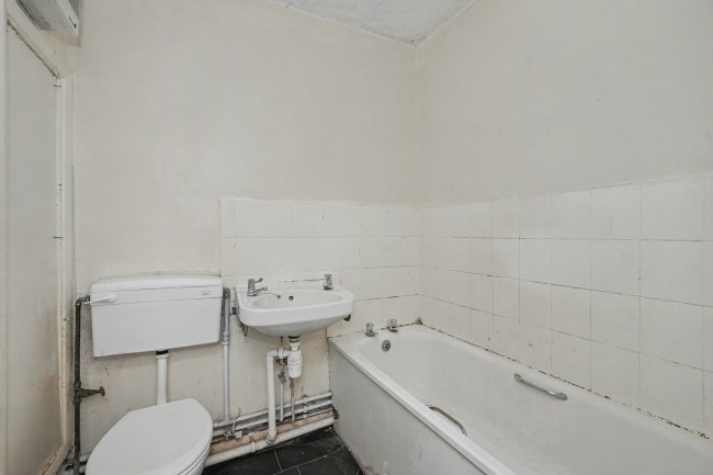 12 Halstead Close, Headcorn Drive, Canterbury, Kent, CT2 7UD 9