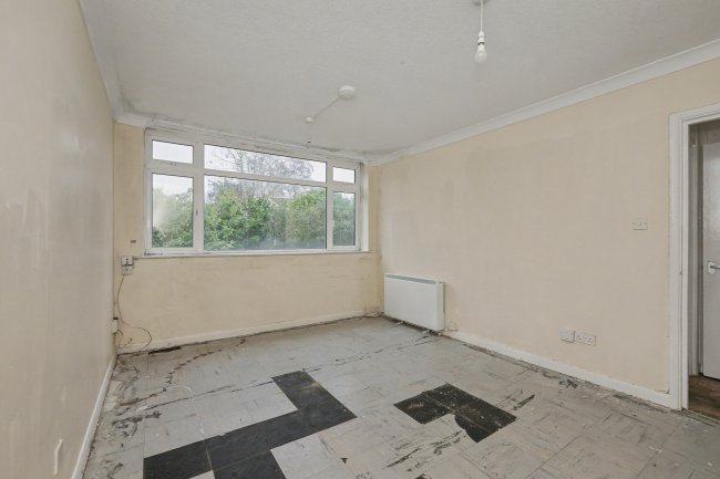 12 Halstead Close, Headcorn Drive, Canterbury, Kent, CT2 7UD 9