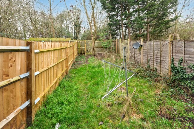 240 Beadlemead, Netherfield, Milton Keynes, Buckinghamshire, MK6 4JA 8