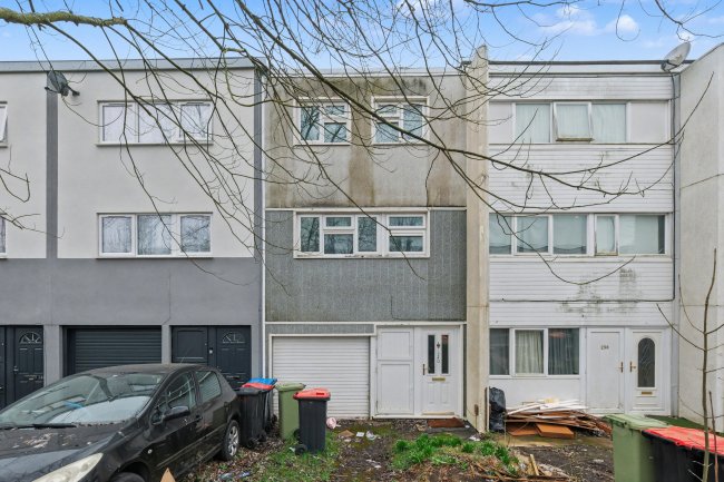 240 Beadlemead, Netherfield, Milton Keynes, Buckinghamshire, MK6 4JA 8