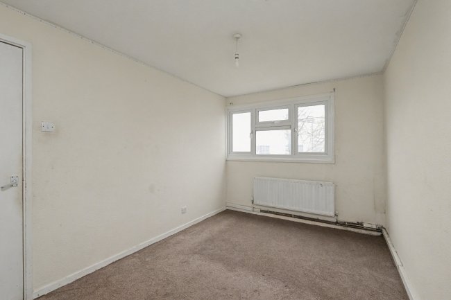 240 Beadlemead, Netherfield, Milton Keynes, Buckinghamshire, MK6 4JA 8