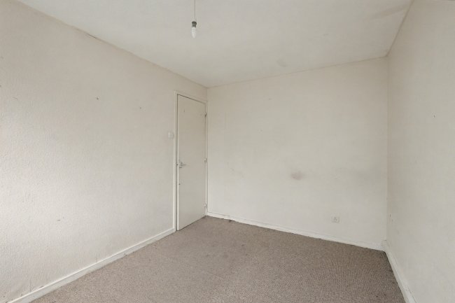 240 Beadlemead, Netherfield, Milton Keynes, Buckinghamshire, MK6 4JA 8