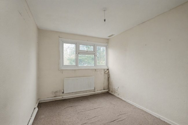 240 Beadlemead, Netherfield, Milton Keynes, Buckinghamshire, MK6 4JA 8