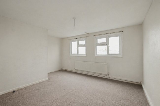 240 Beadlemead, Netherfield, Milton Keynes, Buckinghamshire, MK6 4JA 8