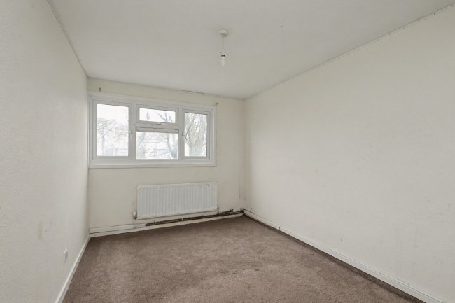 240 Beadlemead, Netherfield, Milton Keynes, Buckinghamshire, MK6 4JA 8