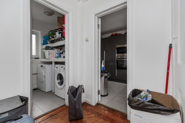 109 Roman Way, London N7 8UR 7