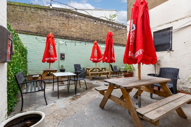 109 Roman Way, London N7 8UR 7