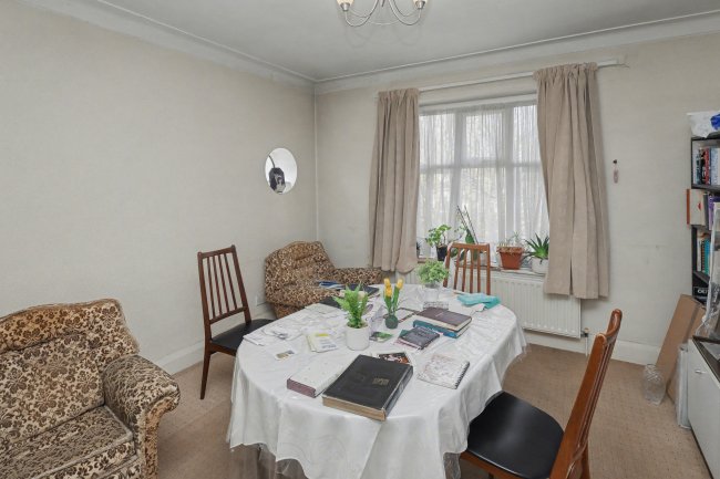 27 Cazenove Mansions, Cazenove Road, Stamford Hill, London, N16 6AR 3