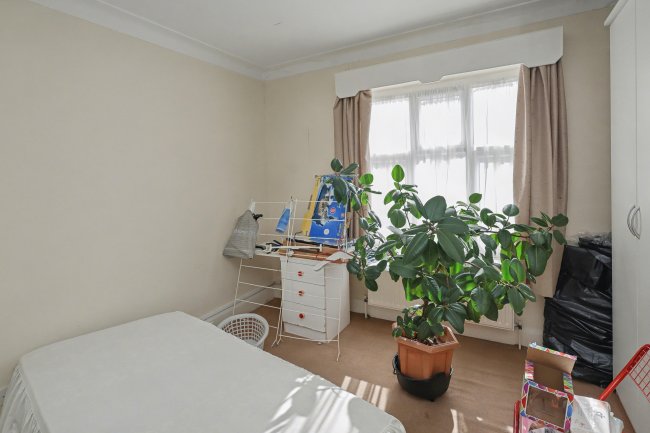 27 Cazenove Mansions, Cazenove Road, Stamford Hill, London, N16 6AR 3