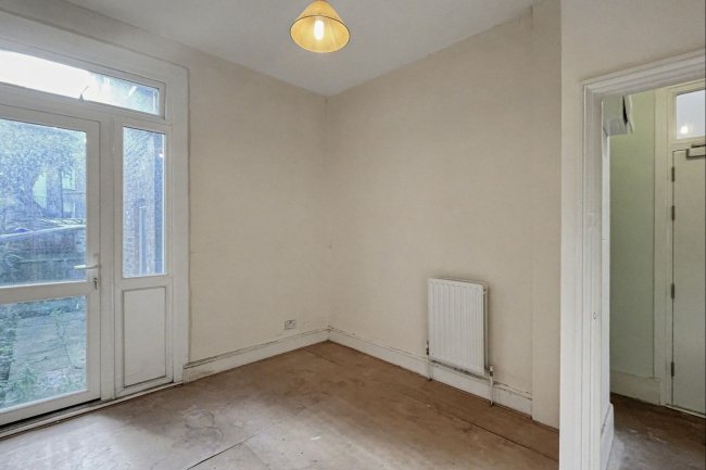 76A Lavender Sweep, London SW11 1HD 3