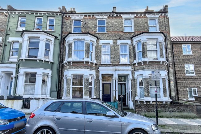 76A Lavender Sweep, London SW11 1HD 3