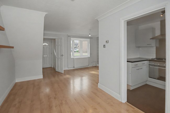 37 Stamper Street, Bretton, PE3 9JS 4