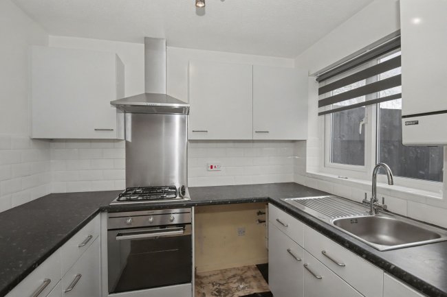 37 Stamper Street, Bretton, PE3 9JS 4