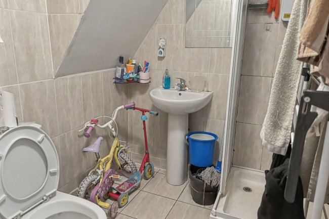 37 Carlyle Road, Birmingham B16 9BH 7