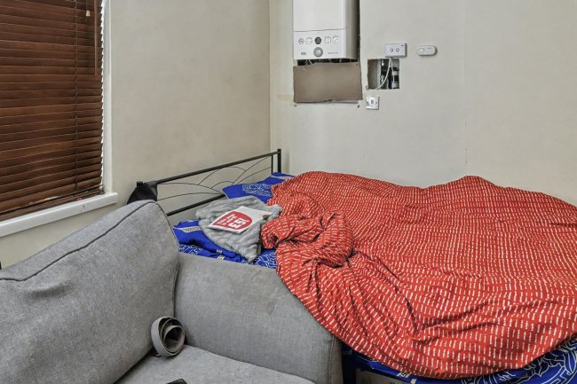 37 Carlyle Road, Birmingham B16 9BH 7