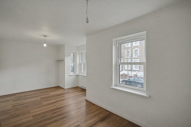 58C Bouverie Road, Hackney, London, Greater London, N16 0AJ 4