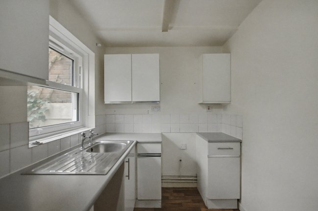 58C Bouverie Road, Hackney, London, Greater London, N16 0AJ 4