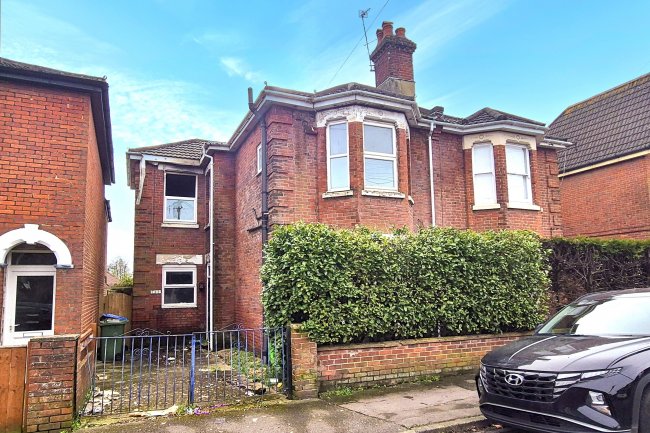 122 Richmond Road, Southampton, SO15 3FS 5