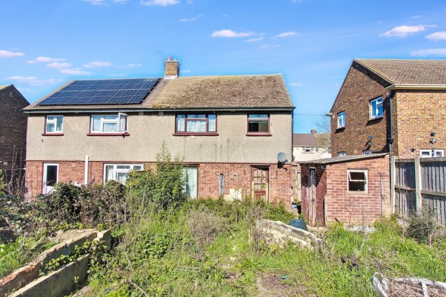 93 Saint Gregory’s Crescent, Gravesend, Kent, DA12 4JR 6
