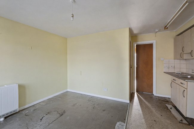 Flat 1 Gurdons, Chawton Park Road, Alton, GU34 1RF 5