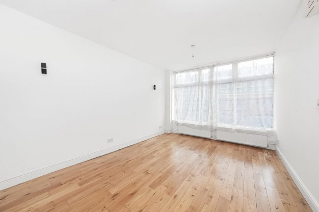 48 Norwood High Street, Norwood, London SE27 9NR 7