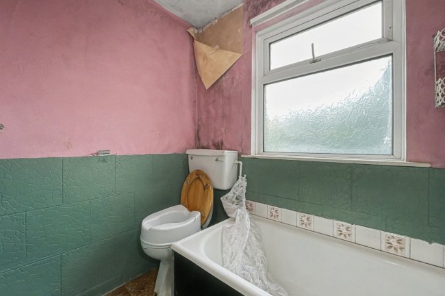 5 Fore Street, St. Dennis, St. Austell, PL26 8AF 10