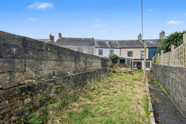 5 Fore Street, St. Dennis, St. Austell, PL26 8AF 10