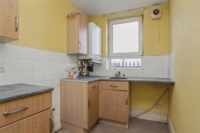 Flat 1, 2 Carshalton Road, Blackpool, FY1 2NR 3