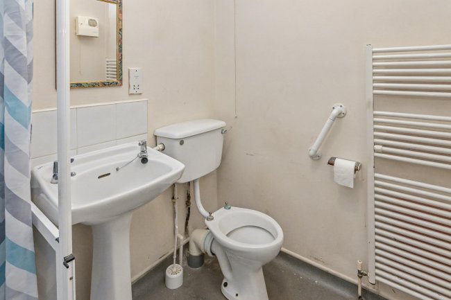 Flat 1, 2 Carshalton Road, Blackpool, FY1 2NR 3