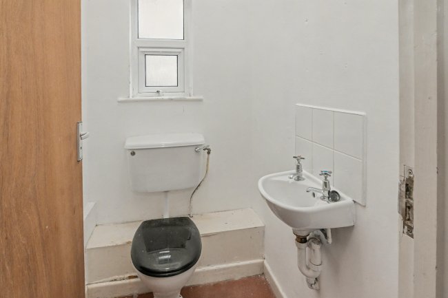 34 Eaves Street, Blackpool, Lancashire, FY1 2NH 9