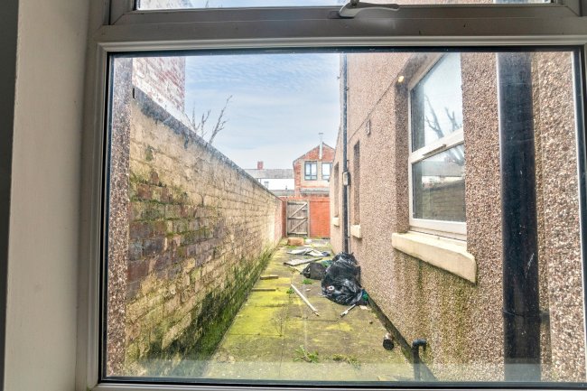 34 Eaves Street, Blackpool, Lancashire, FY1 2NH 9
