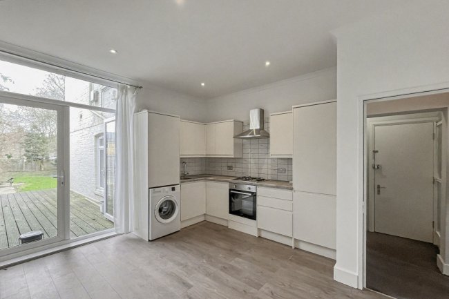 11a Oliver Avenue, South Norwood, London, SE25 6TY 4