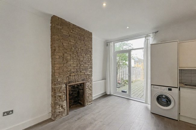 11a Oliver Avenue, South Norwood, London, SE25 6TY 4