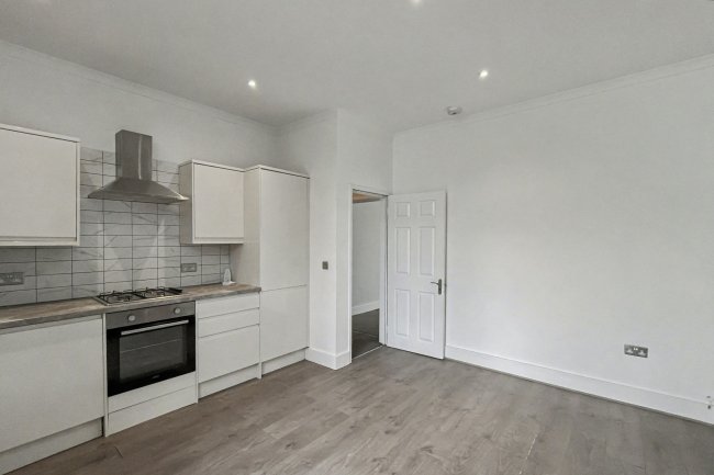 11a Oliver Avenue, South Norwood, London, SE25 6TY 4