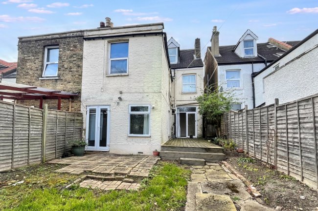 11a Oliver Avenue, South Norwood, London, SE25 6TY 4