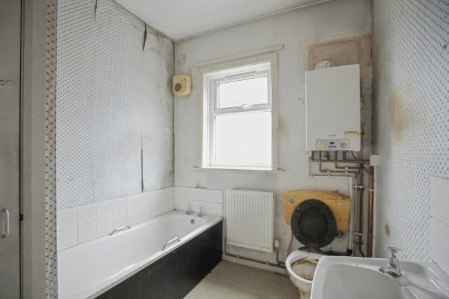 8 Bayswater Row , Leeds, West Yorkshire, LS8 5LH 5