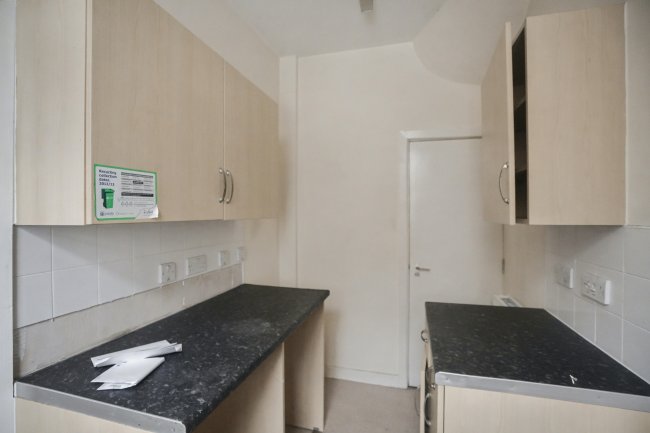8 Bayswater Row , Leeds, West Yorkshire, LS8 5LH 5