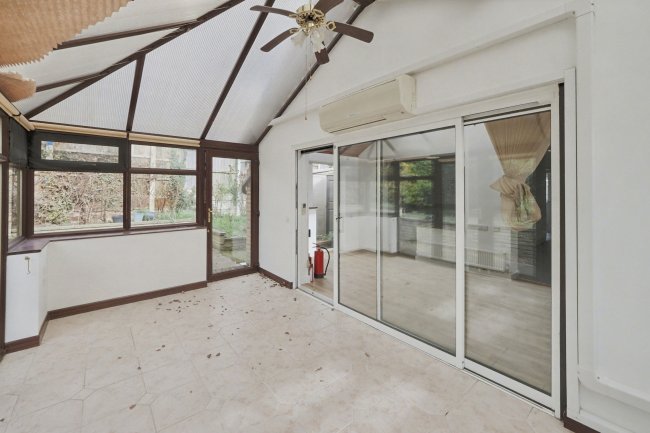 16 Barcheston Close, Oakwood, Derby, DE21 2QG 1