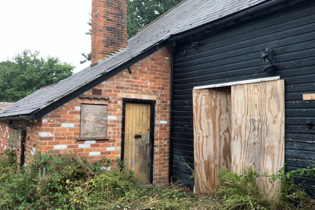 Blandford Cottage South, Vale Croft Woods, Shoe Lane, Farnborough, Hampshire, GU11 2HE 5