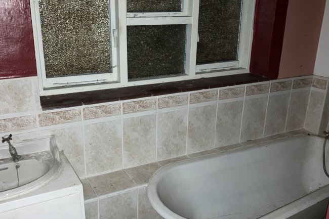 Blandford Cottage South, Vale Croft Woods, Shoe Lane, Farnborough, Hampshire, GU11 2HE 5