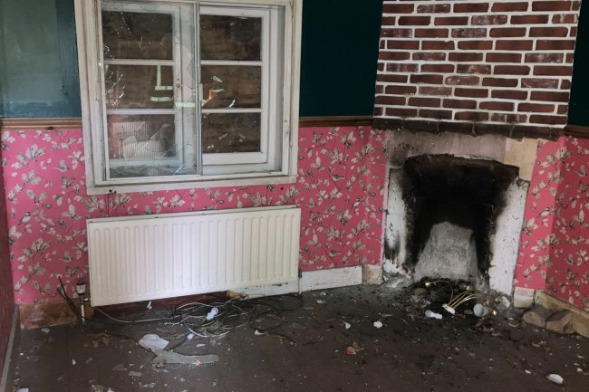 Blandford Cottage South, Vale Croft Woods, Shoe Lane, Farnborough, Hampshire, GU11 2HE 5