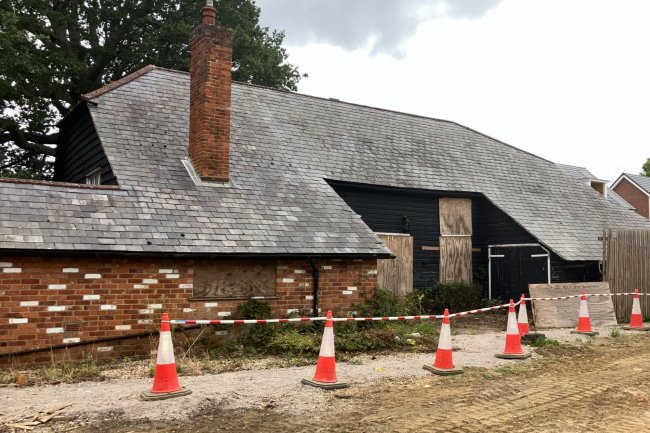 Blandford Cottage South, Vale Croft Woods, Shoe Lane, Farnborough, Hampshire, GU11 2HE 5