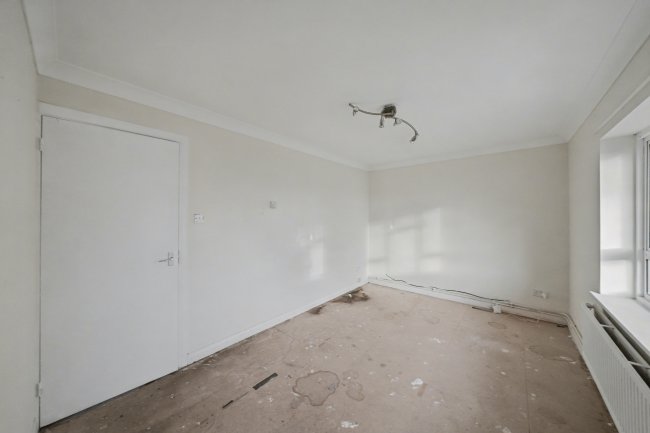 21 Buttercup Square, Stanwell, Staines-upon-Thames, TW19 7UD 9