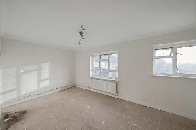 21 Buttercup Square, Stanwell, Staines-upon-Thames, TW19 7UD 9