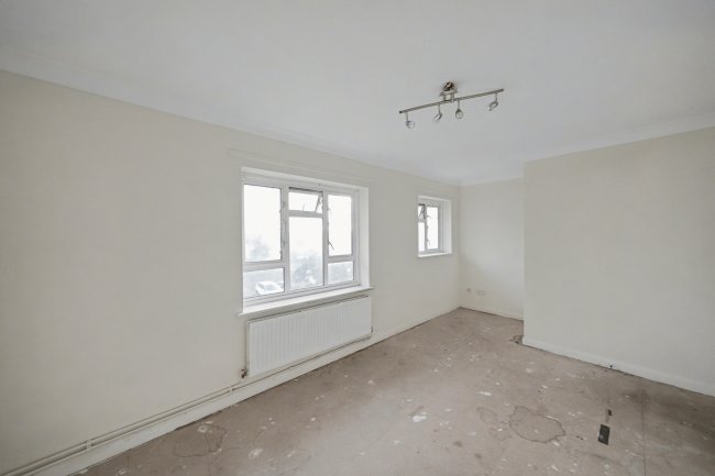 21 Buttercup Square, Stanwell, Staines-upon-Thames, TW19 7UD 9