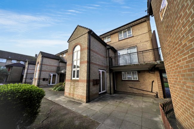 21 Buttercup Square, Stanwell, Staines-upon-Thames, TW19 7UD 9