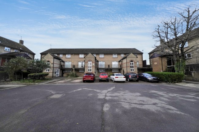 21 Buttercup Square, Stanwell, Staines-upon-Thames, TW19 7UD 9