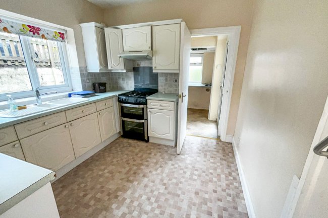 18 Kingshurst Drive, Paignton, Devon TQ3 2LT 3
