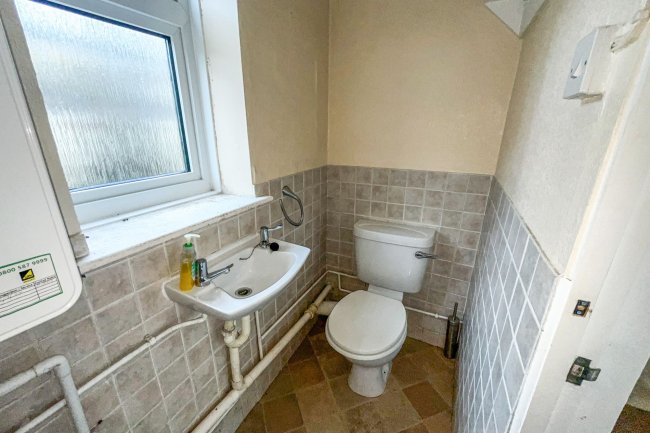 18 Kingshurst Drive, Paignton, Devon TQ3 2LT 3